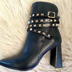 Scandal Black boots 6.5 M